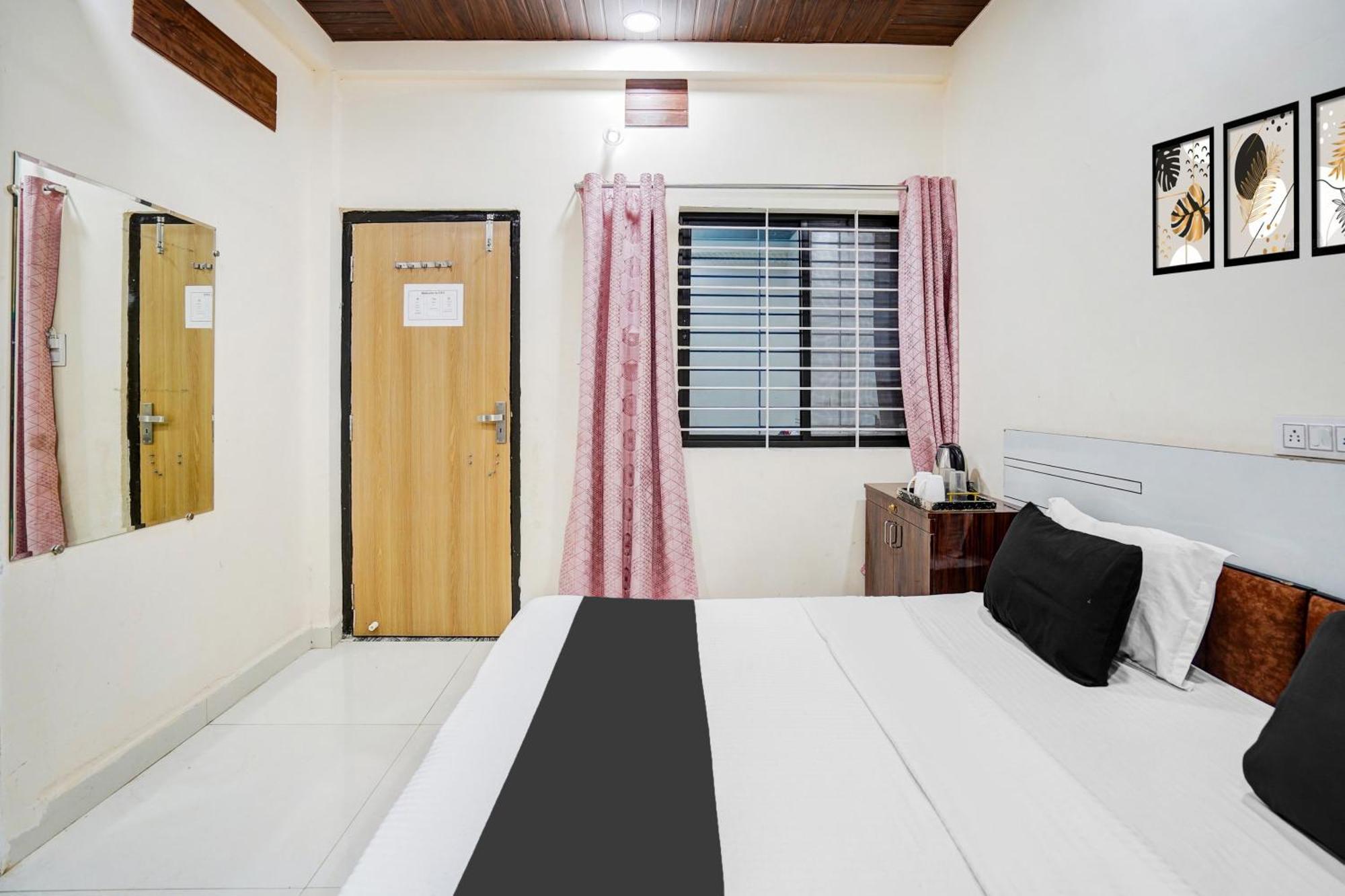 Super Hotel O Brilliant Convention Centre Formerly Madhur Shree Indore Exterior photo