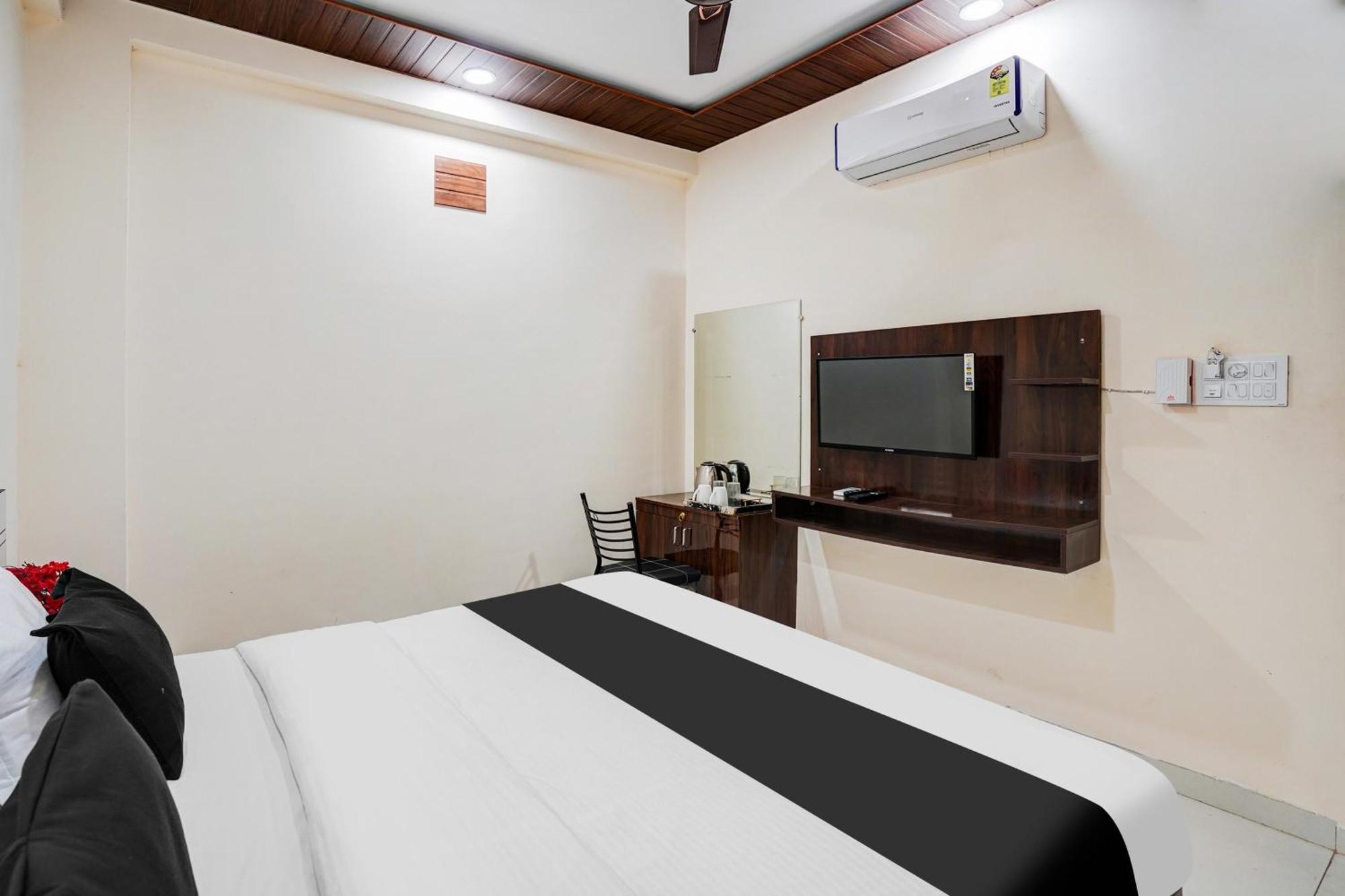 Super Hotel O Brilliant Convention Centre Formerly Madhur Shree Indore Exterior photo
